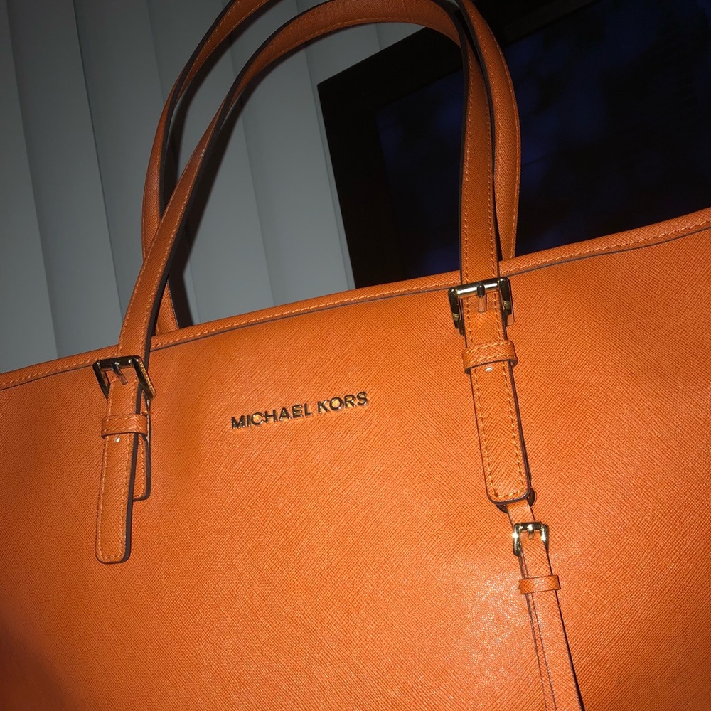 🔶Powerful Michael Kors Jet-Set labtop bag/purse
